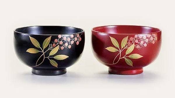 Two Aizu-nuri lacquerware bowls with gold maki-e decoration