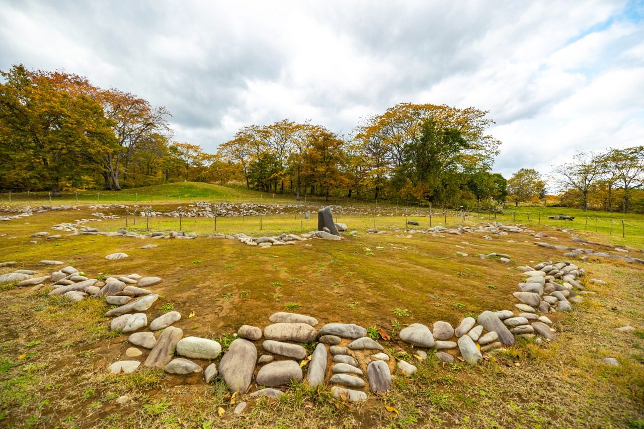 The stone circle at Komakino