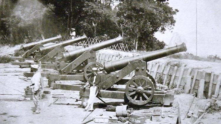 The Maeda battery at Shimonoseki, occupied by the allied fleet (1864, photograph by Felice Beato)
