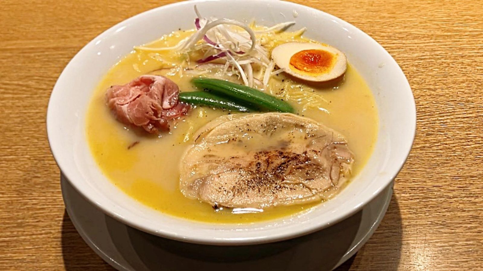 鶏白湯ラーメン