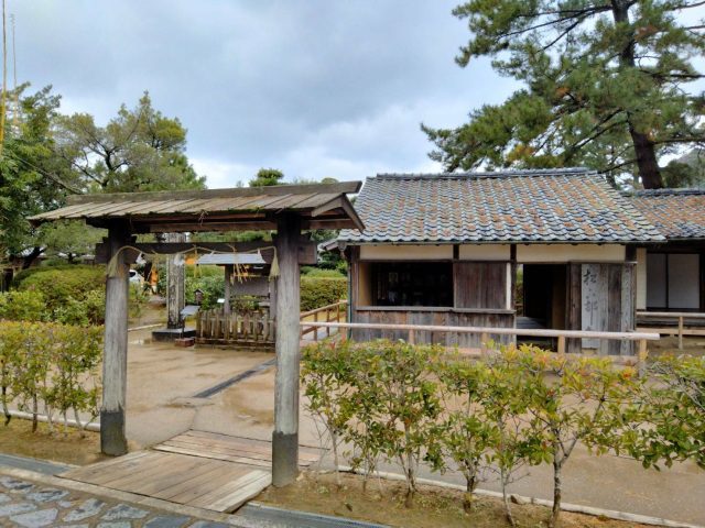 松下村塾の門と塾舎