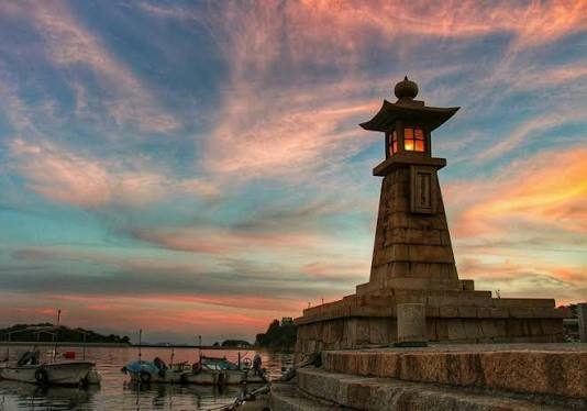 The Joyato stone lantern at Tomonoura