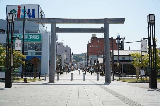 Torii on the approach to the Geku shrine