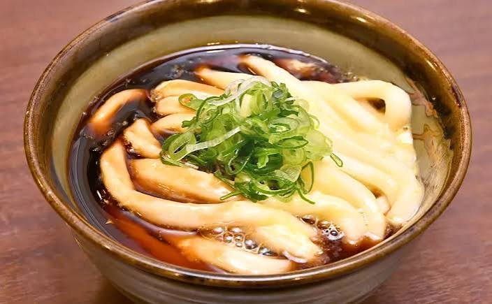 Thick Ise udon noodles with dark sauce
