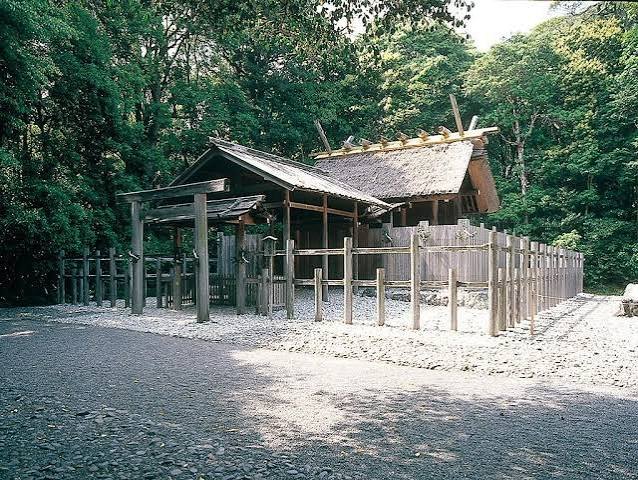 Izawa-no-miya and its sacred rice paddy