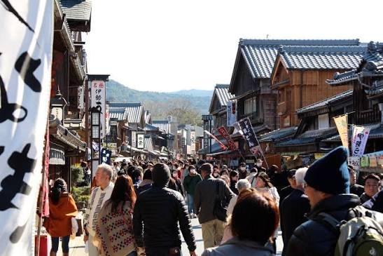 Gable-fronted townhouses along Oharai-machi