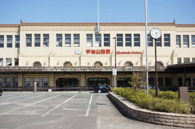 Uji-Yamada Station building with early Showa design