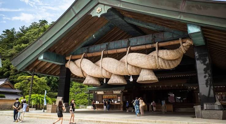 The great shimenawa rope at Izumo Taisha Kaguraden