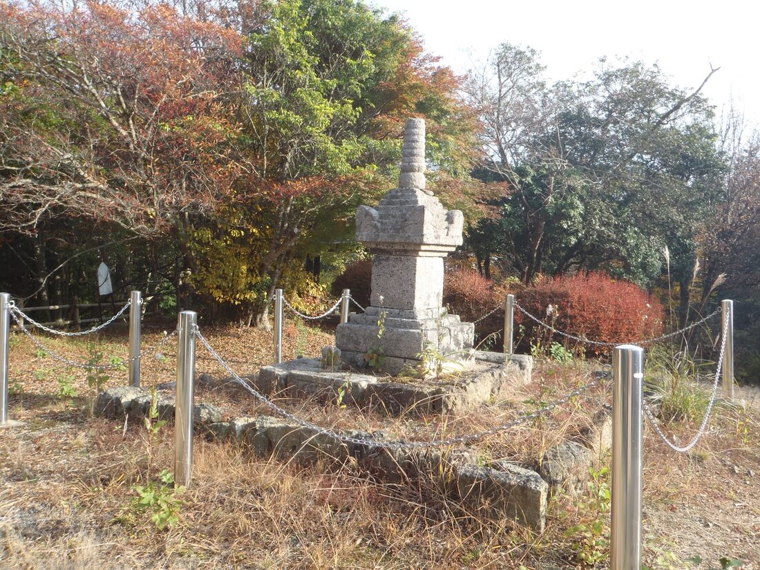 The hokyointo stone tower at the summit of Mt. Hoshinokoyama