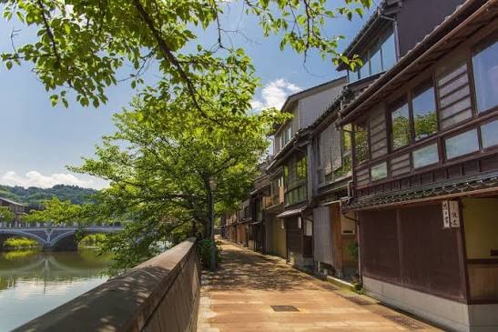 Teahouses along the Asano River in Kazuemachi
