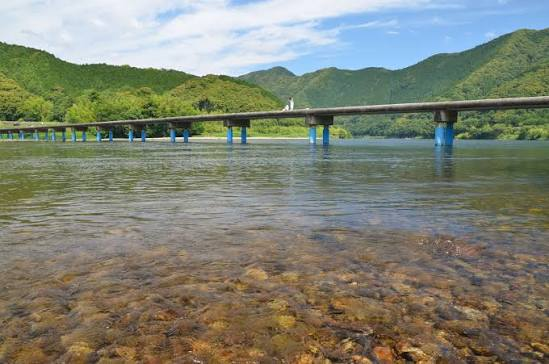 A low-water bridge over the Shimanto River