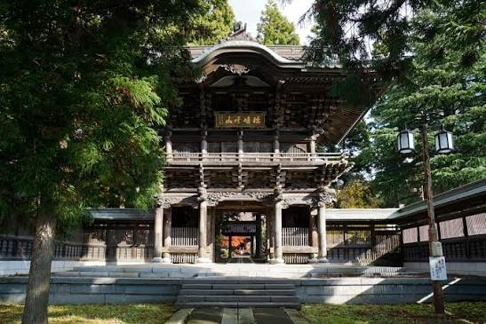 The main gate of Hōonji