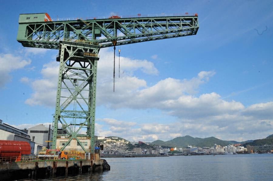 Giant Cantilever Crane