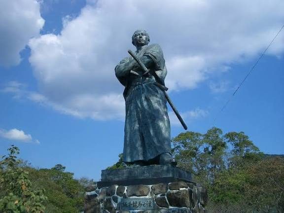 Statue of Sakamoto Ryoma in Kazagashira Park