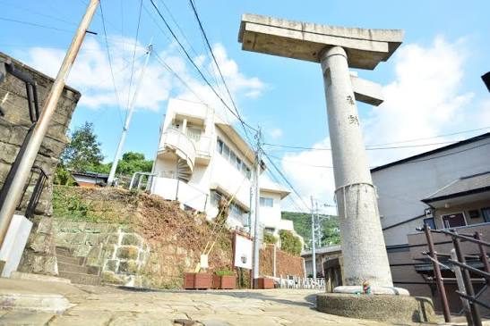 The one-legged torii of Sanno Shrine