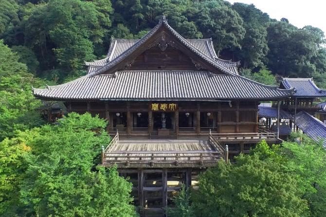 The main hall of Hase-dera (stage)