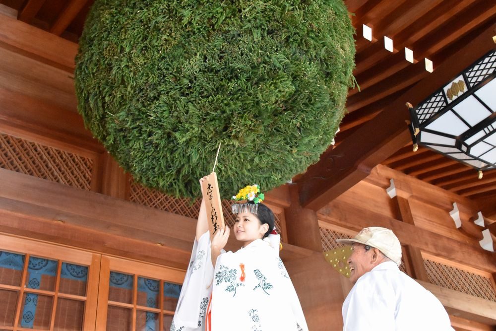 The sugidama of Omiwa Shrine